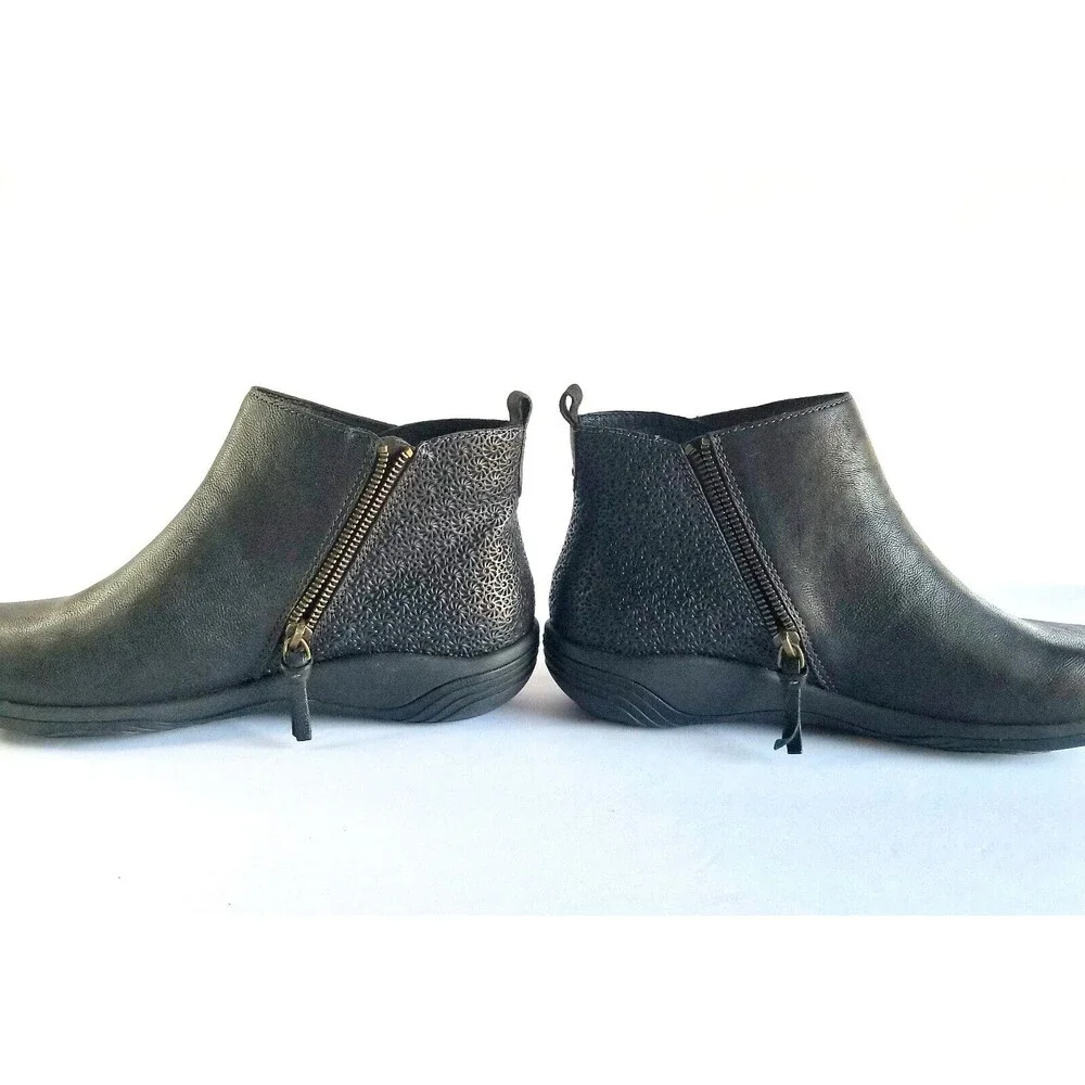 HALSA Women's Althea Booties Black Leather Sz 9.5 Ankle Boots Comfort
